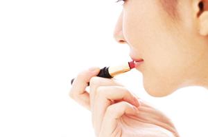 大阪在住で美容整形をお考えの方でも