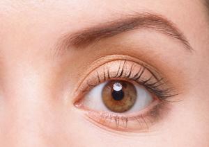 美容室へ行って髪の毛をきれいにする